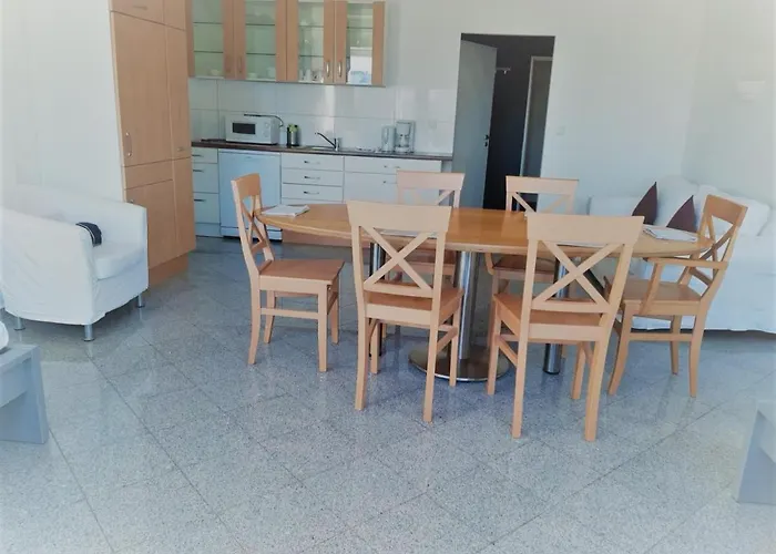 Mehrbett-Apartment 1 Citynah, Einfache Ausstattung